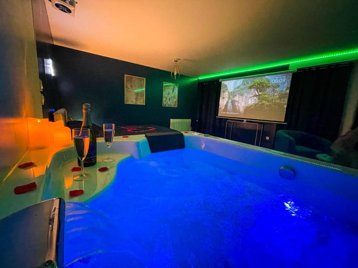 Spa Sous Les Etoiles - Cinema - Netflix - Parking - Gare Amiens Exterior foto
